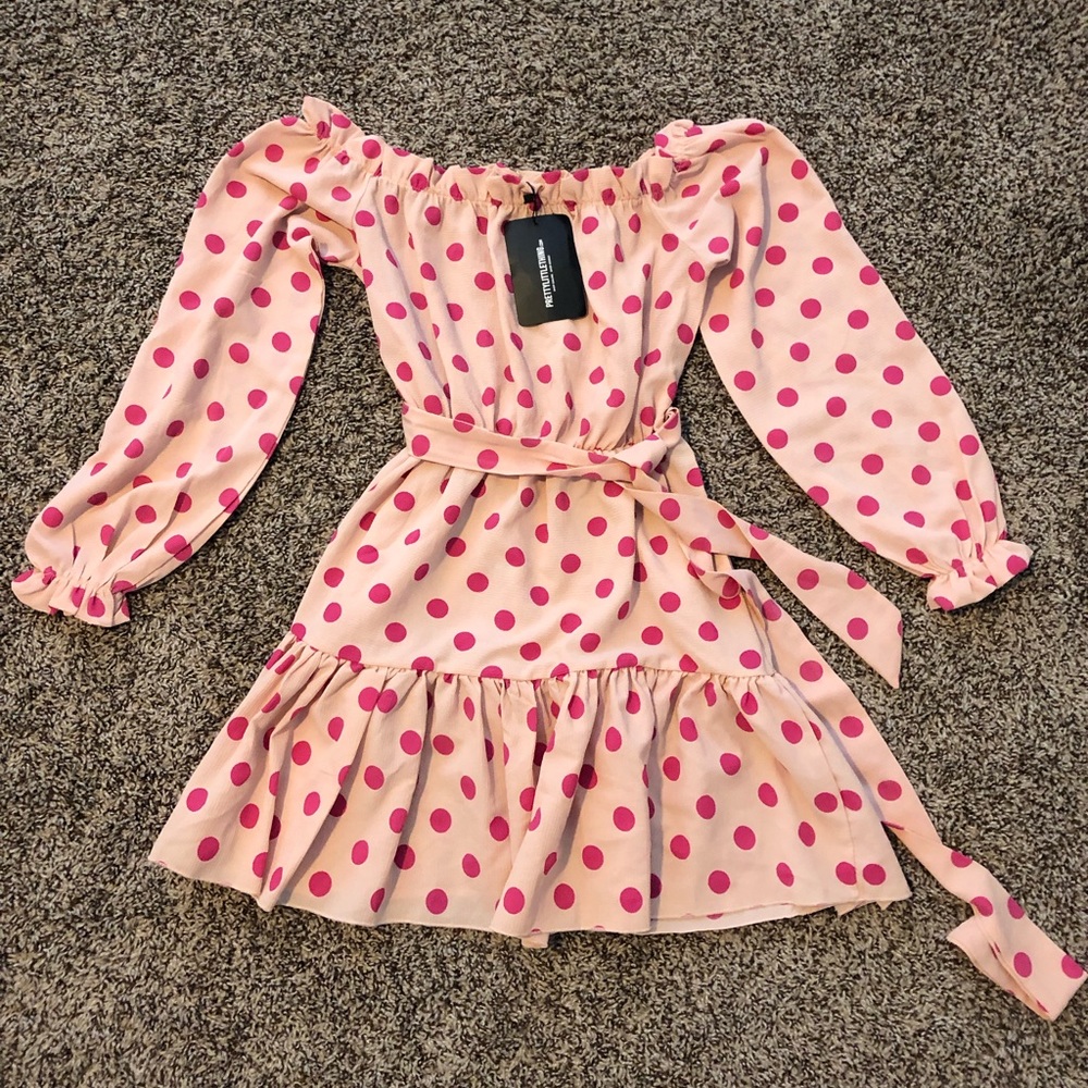 Off-Shoulder Polka dot dress
